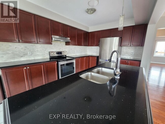 Building Photo - 16 Saunter Ct