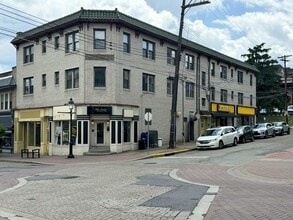 Building Photo - 2905 Glenmore Ave
