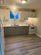 Building Photo - 602 Park St N