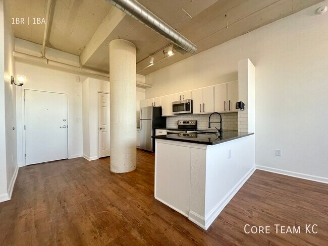 Building Photo - Renovated Loft For Rent
