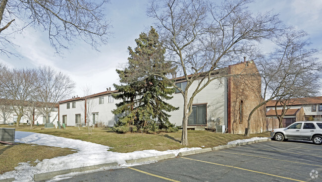 Building Photo - Village Park Townhomes