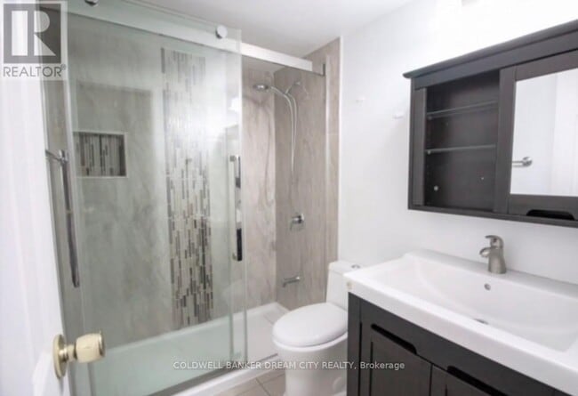 Photo du bâtiment - 390 Dixon Rd