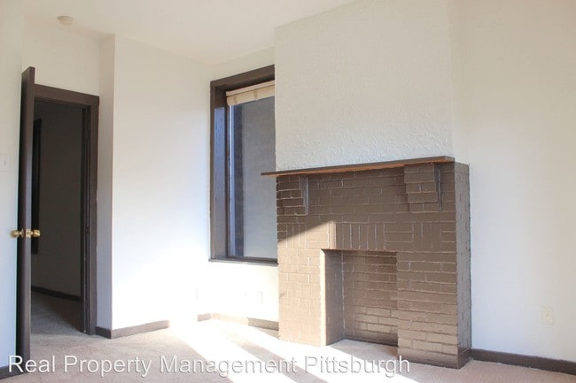 Building Photo - 2121 Milligan Ave