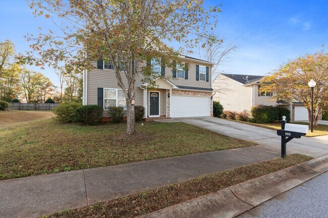 Foto del edificio - Spacious 4 BR, 2.5 BA, Master BR on Main, Conveniently Located Between Greenville and Spartanburg