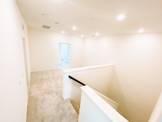 Foto del edificio - 30436 Town Square Dr