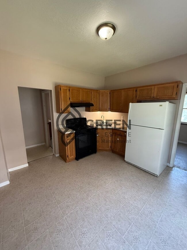 Building Photo - 2 bed 1 bathroom Apartment for rent in Kan...