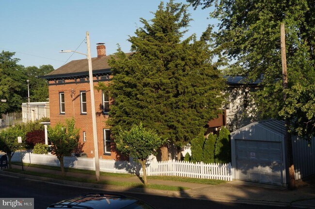 Foto del edificio - 3614 Hooper Ave