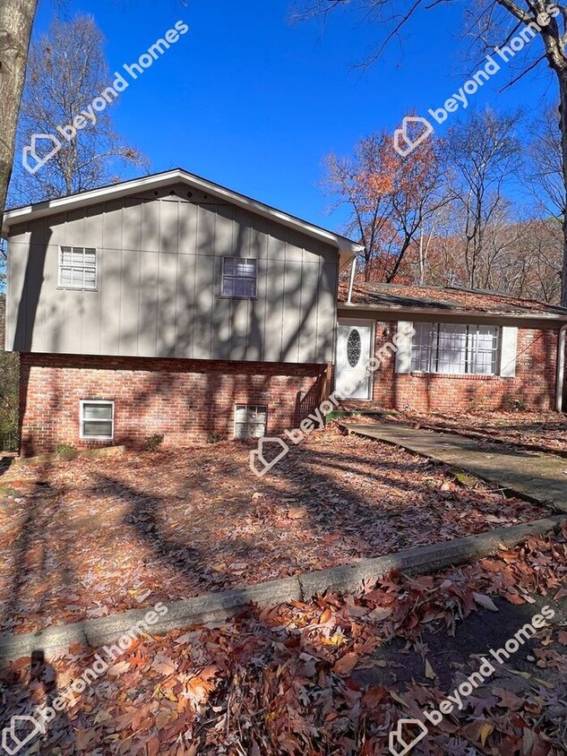 Primary Photo - Very cozy 3 bedroom / 2 full bath and 1,13...