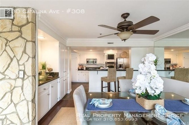 Foto del edificio - 230 S Catalina Ave