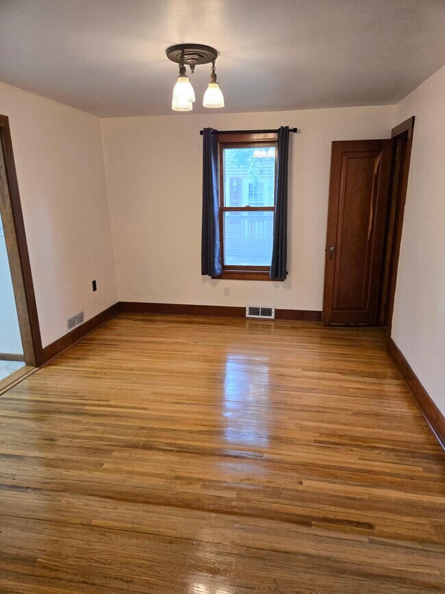 Foto del edificio - 207 E 4th St
