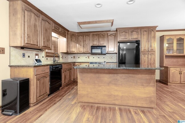 Building Photo - 1524 Highland Dr