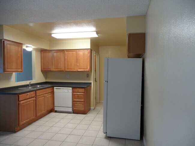 kitchen/Dining - 6551 Flower St