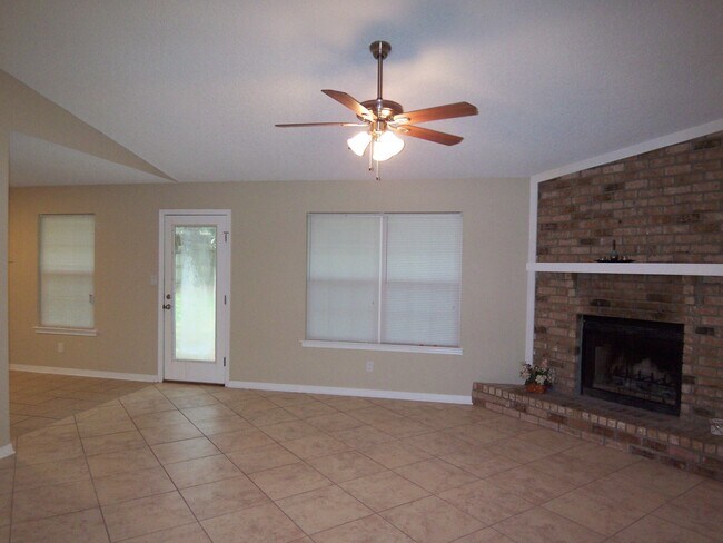 Foto del edificio - 727 Valley Ridge Way