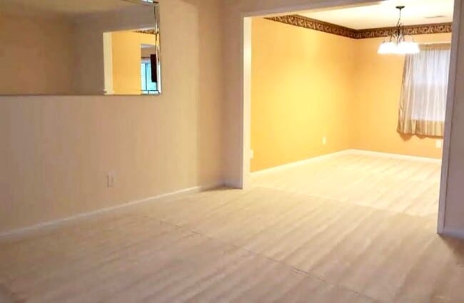 Building Photo - 308 Smokey Ct