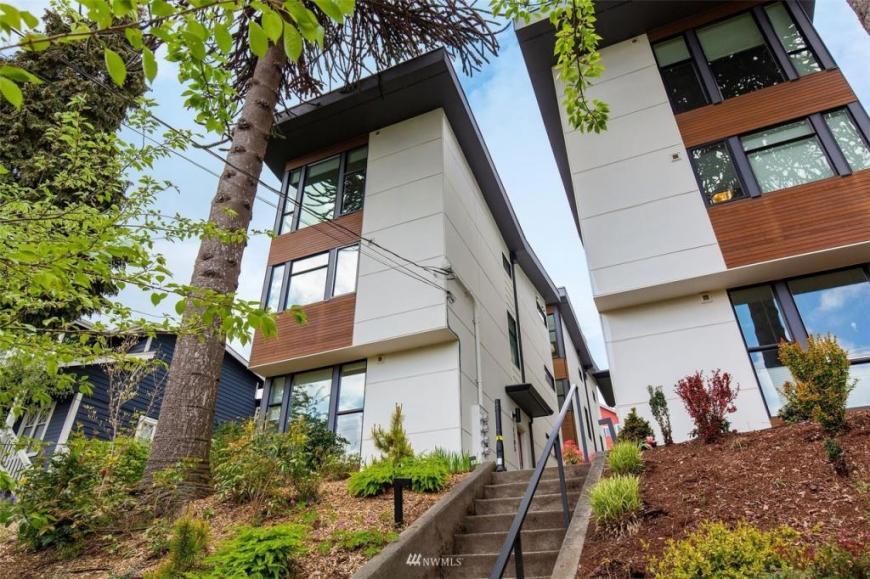 Foto principal - 3 bedroom in Seattle WA 98122