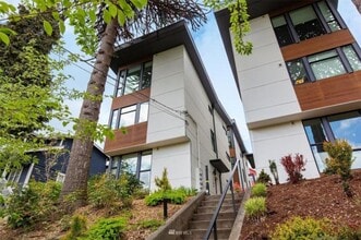 Building Photo - 1707 25th Ave