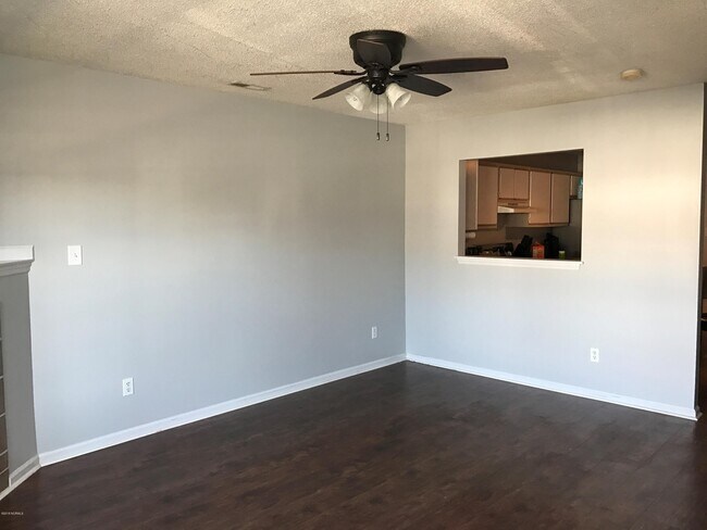 Building Photo - 106 Woodlake Ct