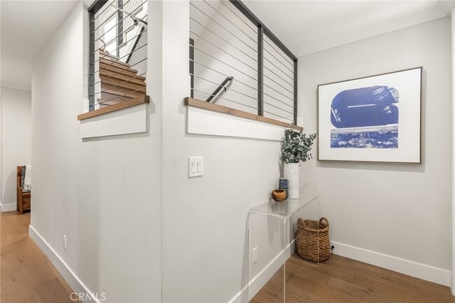 Building Photo - 204 S Helberta Ave