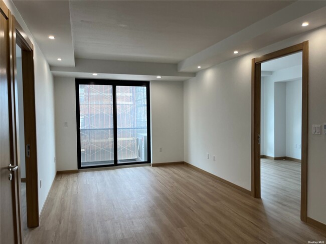 Foto del edificio - 131-11 Fowler Ave