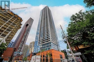 Building Photo - 609 Sherbourne St