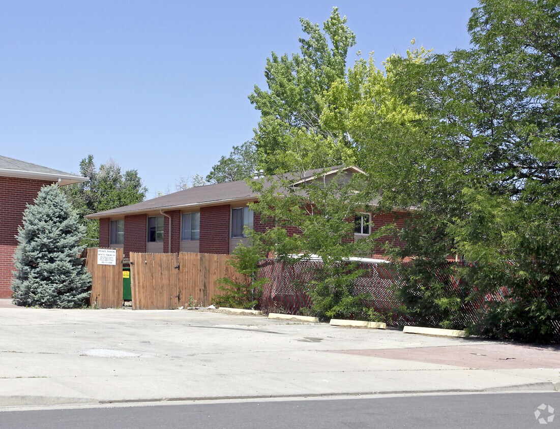 Building Photo - 383 Geneva St
