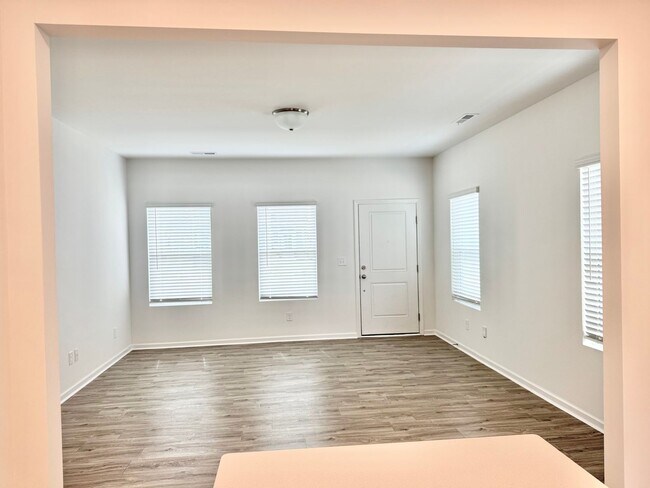 Foto del edificio - 1 Year old 2BD/2.5BTH townhome in York