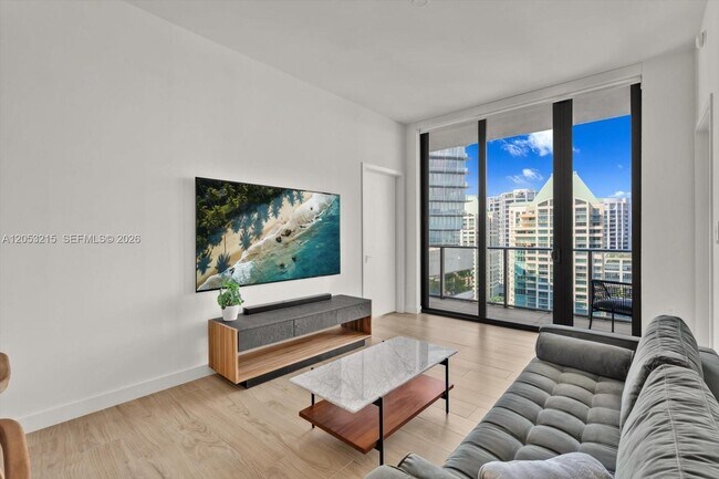 Foto del edificio - 2678 Tigertail Ave