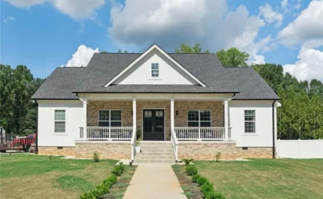 Foto principal - Very Spacious, Almost New 3/2.5 Available Now