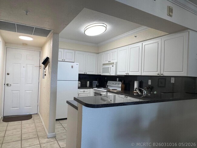 Building Photo - 2501 S Ocean Dr
