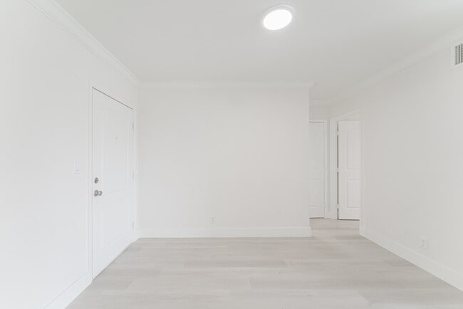 Photo - Deerfield East Apartments