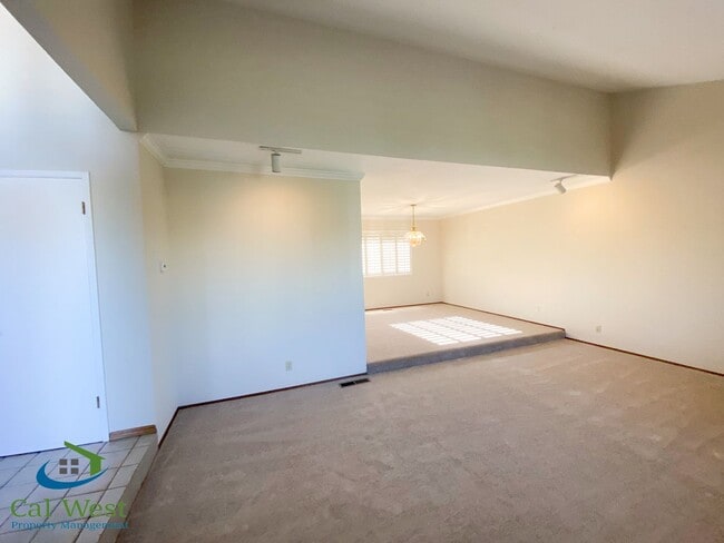 Foto del edificio - $4795 - 2 Story 4 Bed/2.5 Bath Almaden Hom...