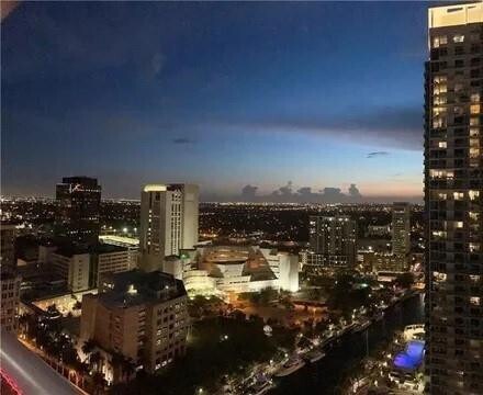 Foto del edificio - 347 N New River Dr E