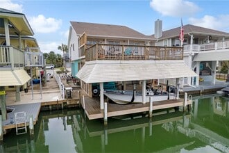 Building Photo - 1114 Tiki Dr