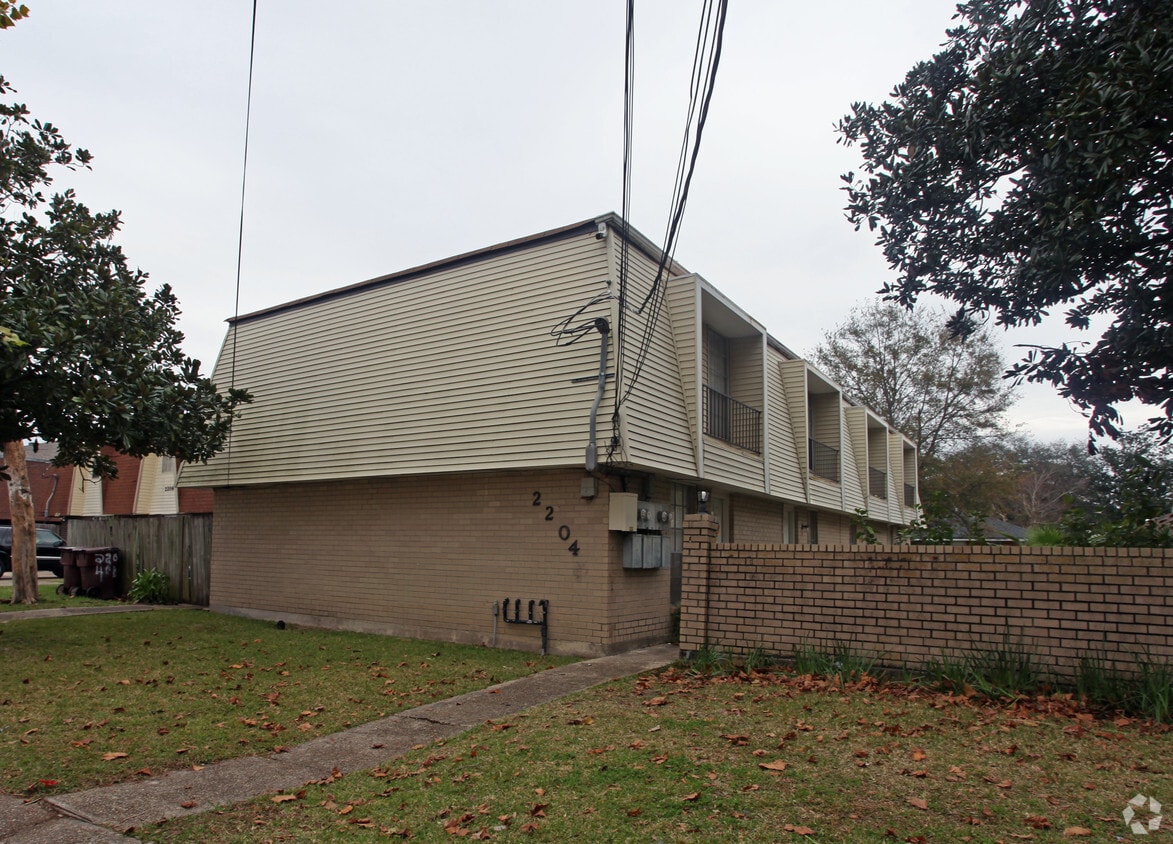 Primary Photo - 2200-2204 Idaho Ave