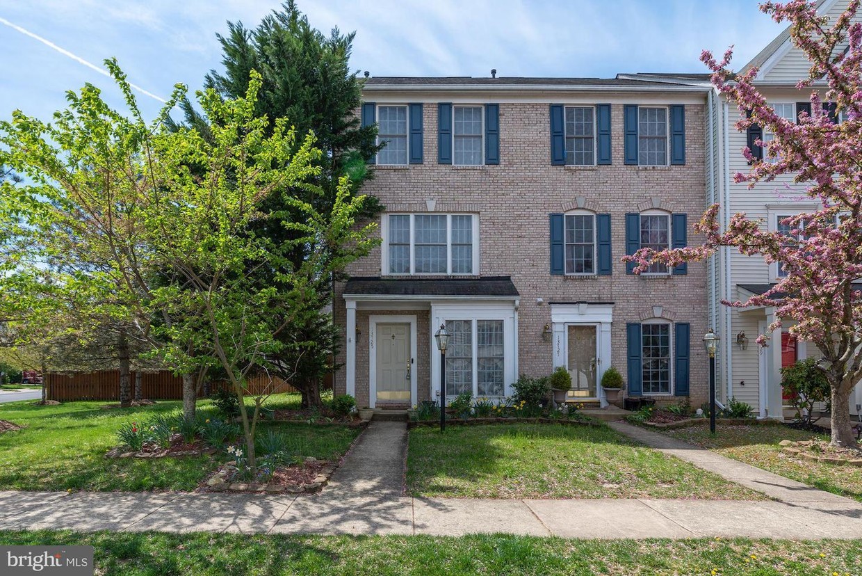 Foto principal - 13725 Denham Way