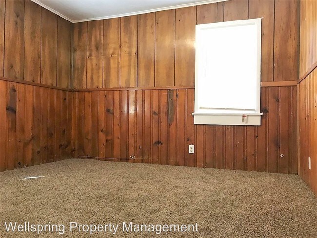 Building Photo - 208 W Church Ave