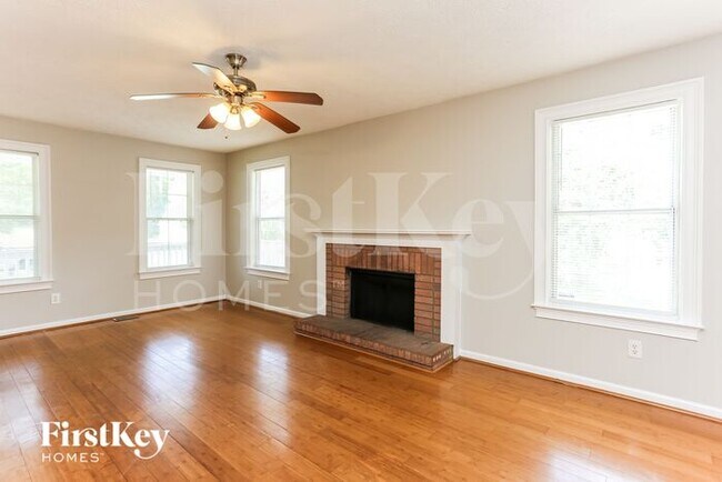 Foto del edificio - 1270 Summit Point Ln
