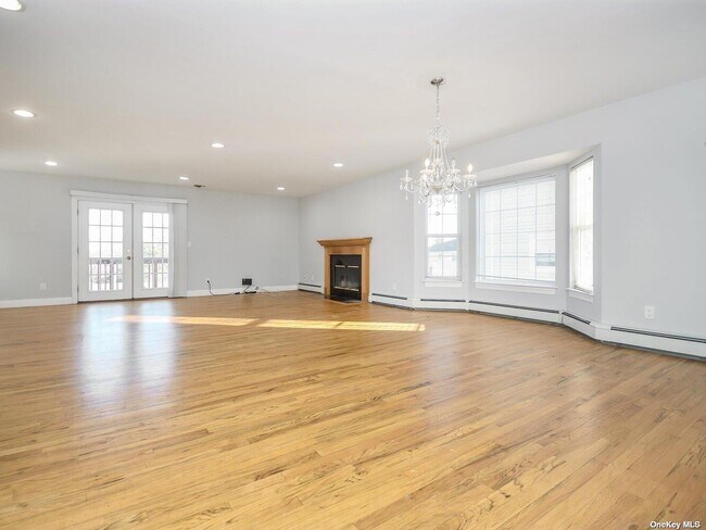 Building Photo - 48 Marwood Rd S