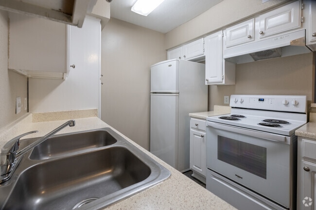 1 habitación, 1 baño - 712 pies cuadrados - Cocina - Altmonte