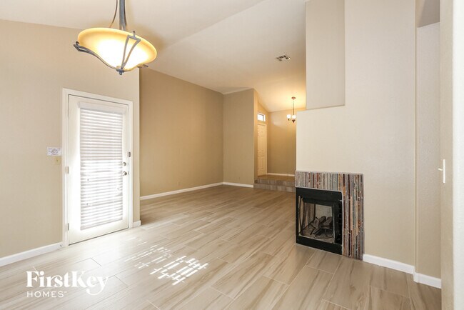 Building Photo - 3312 Hyannis Cir
