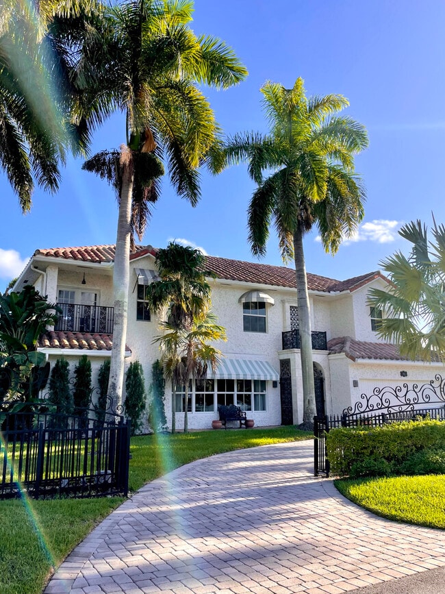 Building Photo - 950 Bolender Dr