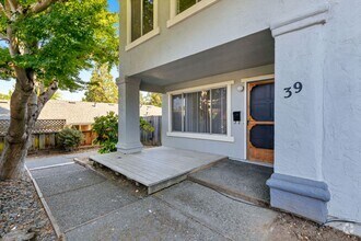 Building Photo - 39-41 Griggs Ln
