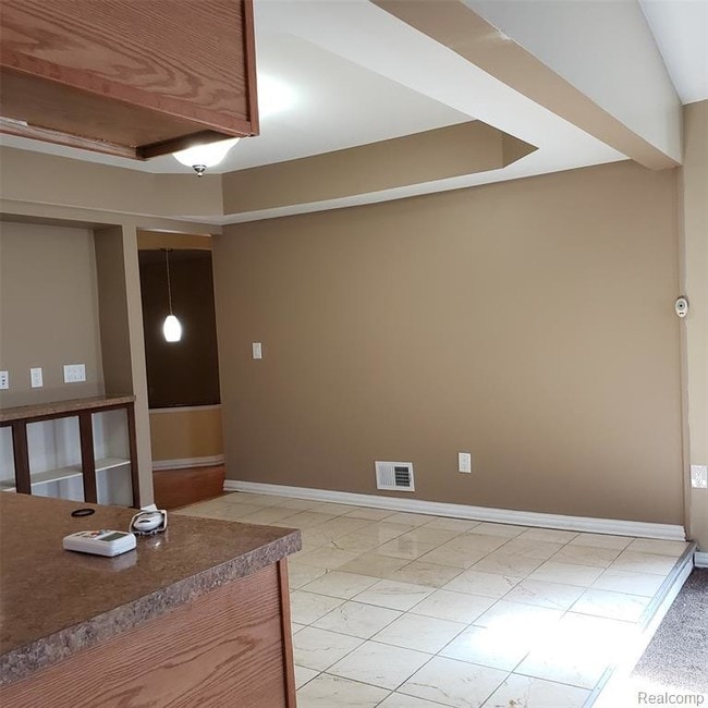 Building Photo - 39449 Della Rosa Dr