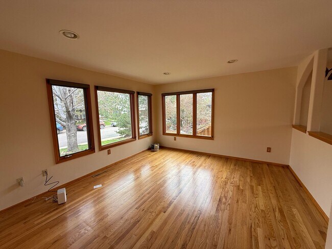 Building Photo - Perfect Table Mesa Family Home with Fully ...
