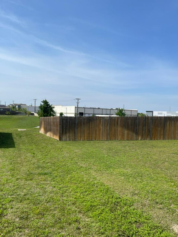 Foto del edificio - 2036 Birkby Ct