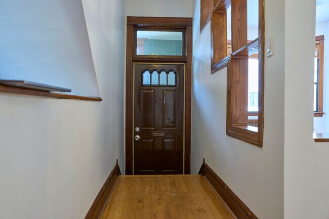 Foto del edificio - 1640 N Leavitt St