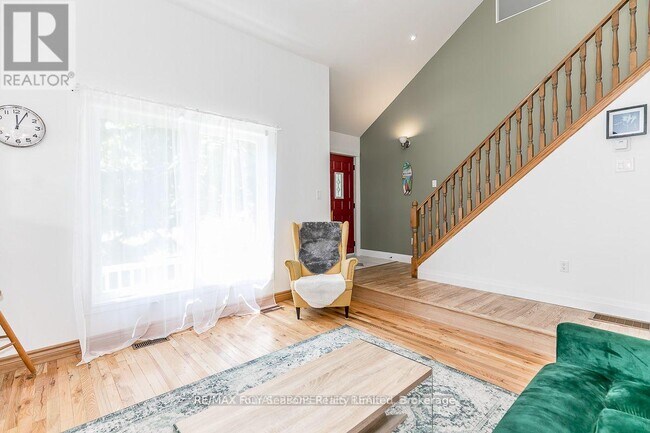 Photo du bâtiment - 431-431 Fourth St W