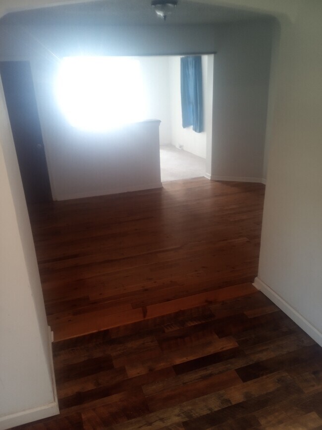 Foto del edificio - 8 Murphy Ave