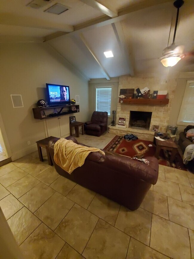 Foto del edificio - 3/2 in Southwood Valley