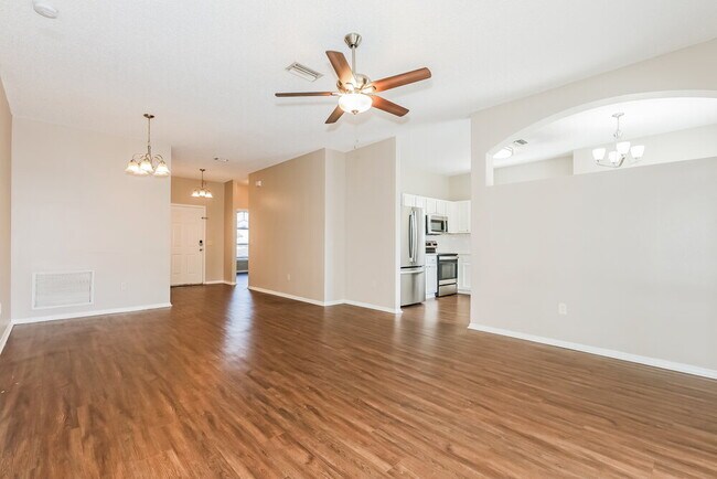 Foto del edificio - 327 Sand Ridge Dr